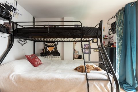 Apartamento en venta en Barcelona, España 3 dormitorios, No. 140949 - foto 25