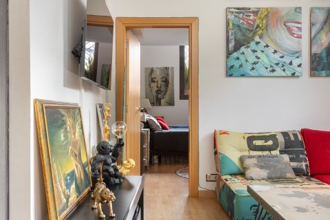 Apartamento en venta en Barcelona, España 3 dormitorios, No. 140949 - foto 13