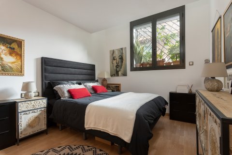 Apartamento en venta en Barcelona, España 3 dormitorios, No. 140949 - foto 14
