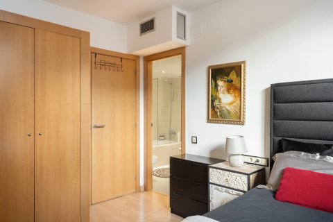 Apartamento en venta en Barcelona, España 3 dormitorios, No. 140949 - foto 17