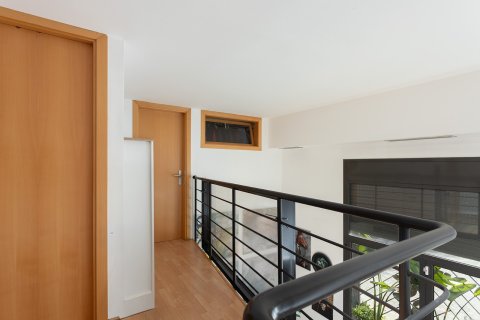 Apartamento en venta en Barcelona, España 3 dormitorios, No. 140949 - foto 23
