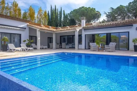 Сasa en venta en Santa Cristina d'Aro, Gerona, España 4 dormitorios, No. 140947 - foto 3
