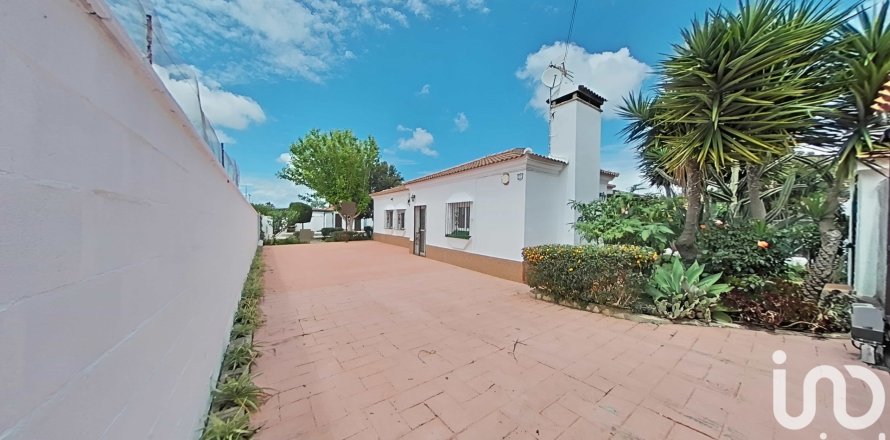 Дом в Чиклана-де-ла-Фронтера, Кадис, Испания 3 спальни, 131м2 №153222