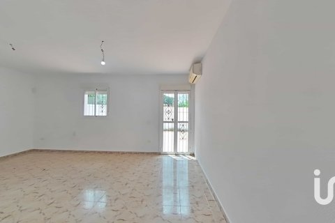 Продажа дома в Чиклана-де-ла-Фронтера, Кадис, Испания 3 спальни, 131м2 №153222 - фото 15