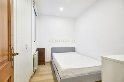 Apartment for sale in Barcelona, Spain 1 bedroom, 47 sq.m. No. 166960 - photo 16