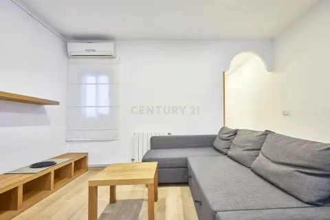 Apartment for sale in Barcelona, Spain 1 bedroom, 47 sq.m. No. 166960 - photo 8