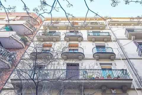 Apartment for sale in Barcelona, Spain 1 bedroom, 47 sq.m. No. 166960 - photo 20