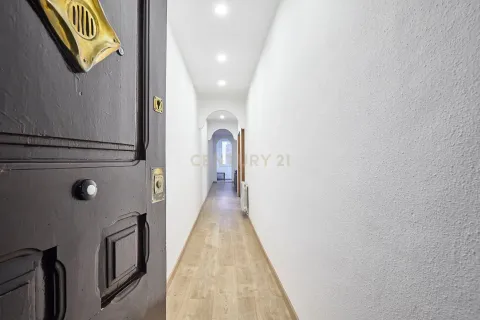 Apartment for sale in Barcelona, Spain 1 bedroom, 47 sq.m. No. 166960 - photo 19