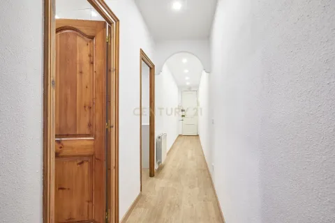 Apartment for sale in Barcelona, Spain 1 bedroom, 47 sq.m. No. 166960 - photo 14