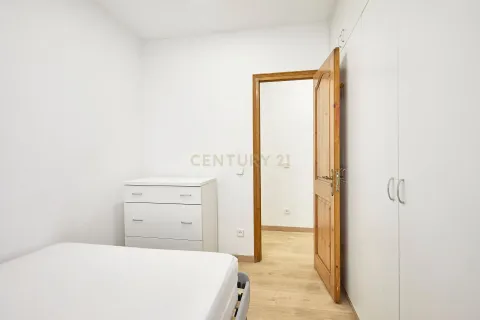 Apartment for sale in Barcelona, Spain 1 bedroom, 47 sq.m. No. 166960 - photo 15