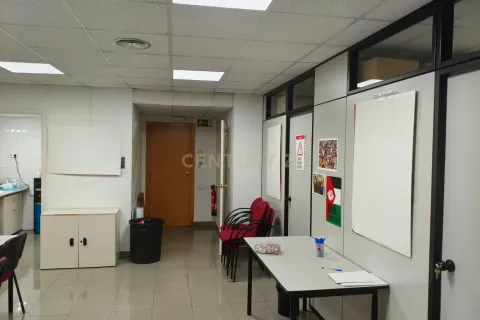 Gewerbeimmobilien zum Verkauf in L'Hospitalet de Llobregat, Barcelona, Spanien 311 m2 Nr. 166958 - Foto 4