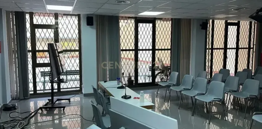 Gewerbeimmobilien in L'Hospitalet de Llobregat, Barcelona, Spanien 311 m2 Nr. 166958