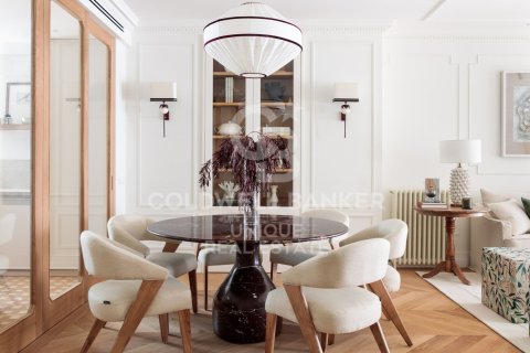 Apartment for sale in Madrid, Spain 3 bedrooms, 230 sq.m. No. 178883 - photo 15