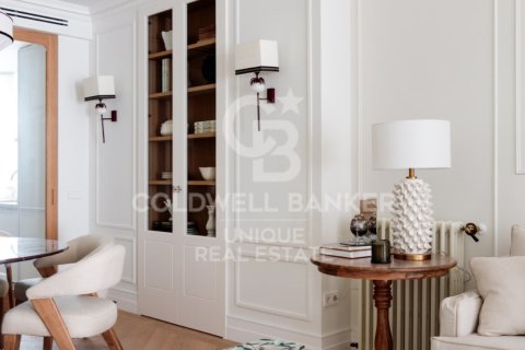 Apartment for sale in Madrid, Spain 3 bedrooms, 230 sq.m. No. 178883 - photo 10