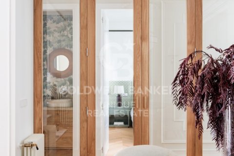 Apartment for sale in Madrid, Spain 3 bedrooms, 230 sq.m. No. 178883 - photo 22