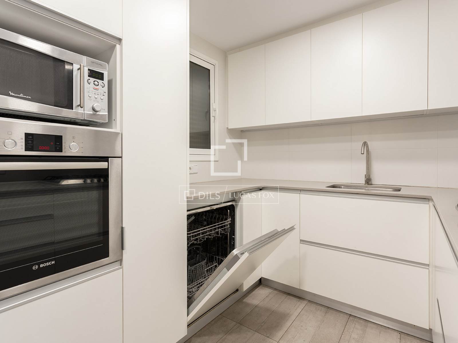 Dzīvoklis Barcelona, Spānijā 4 istabas, 130 m2 Nr. 150558