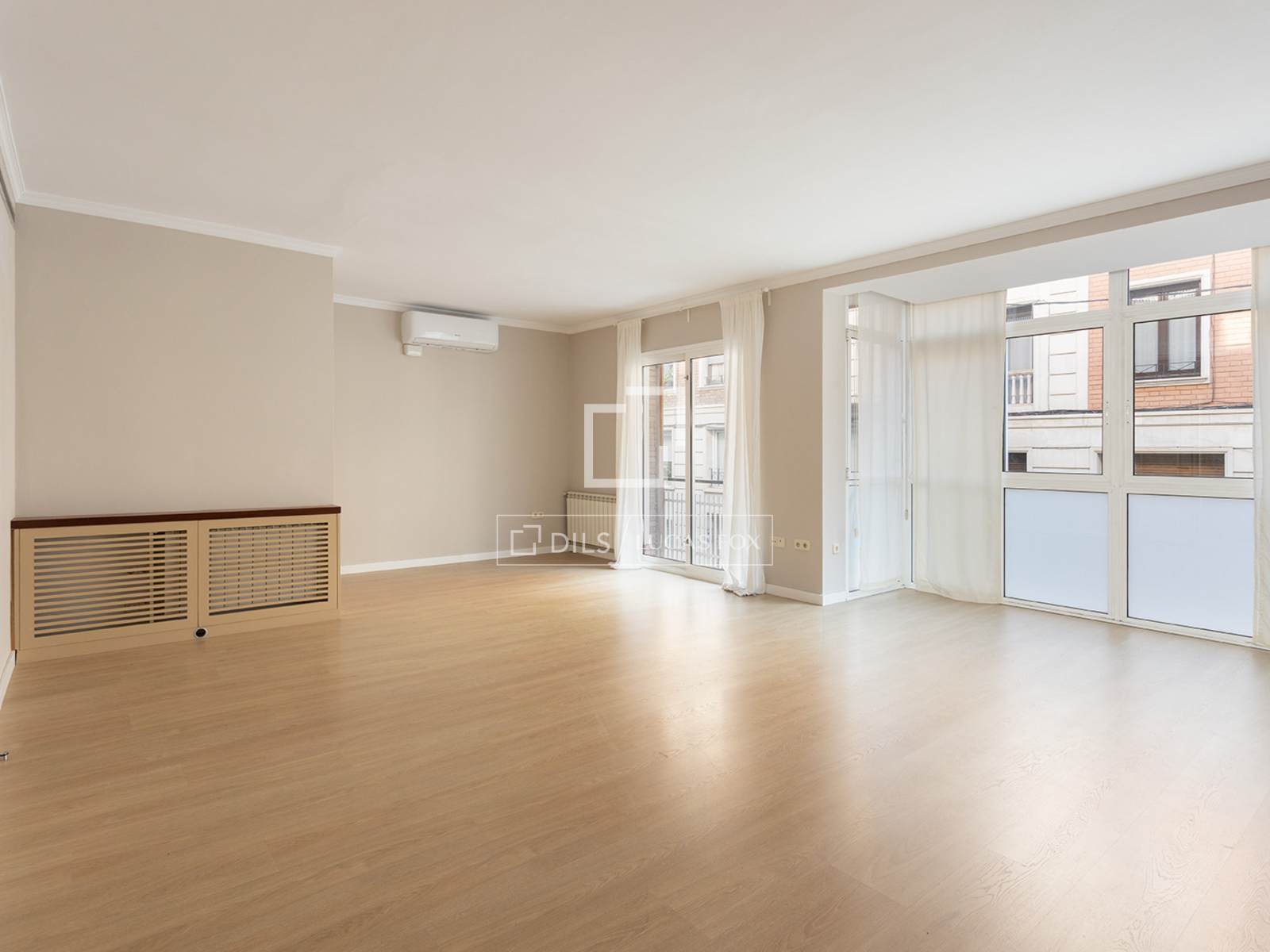 Dzīvoklis Barcelona, Spānijā 4 istabas, 130 m2 Nr. 150558