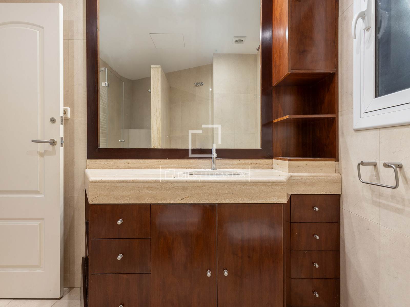 Dzīvoklis Barcelona, Spānijā 4 istabas, 130 m2 Nr. 150558