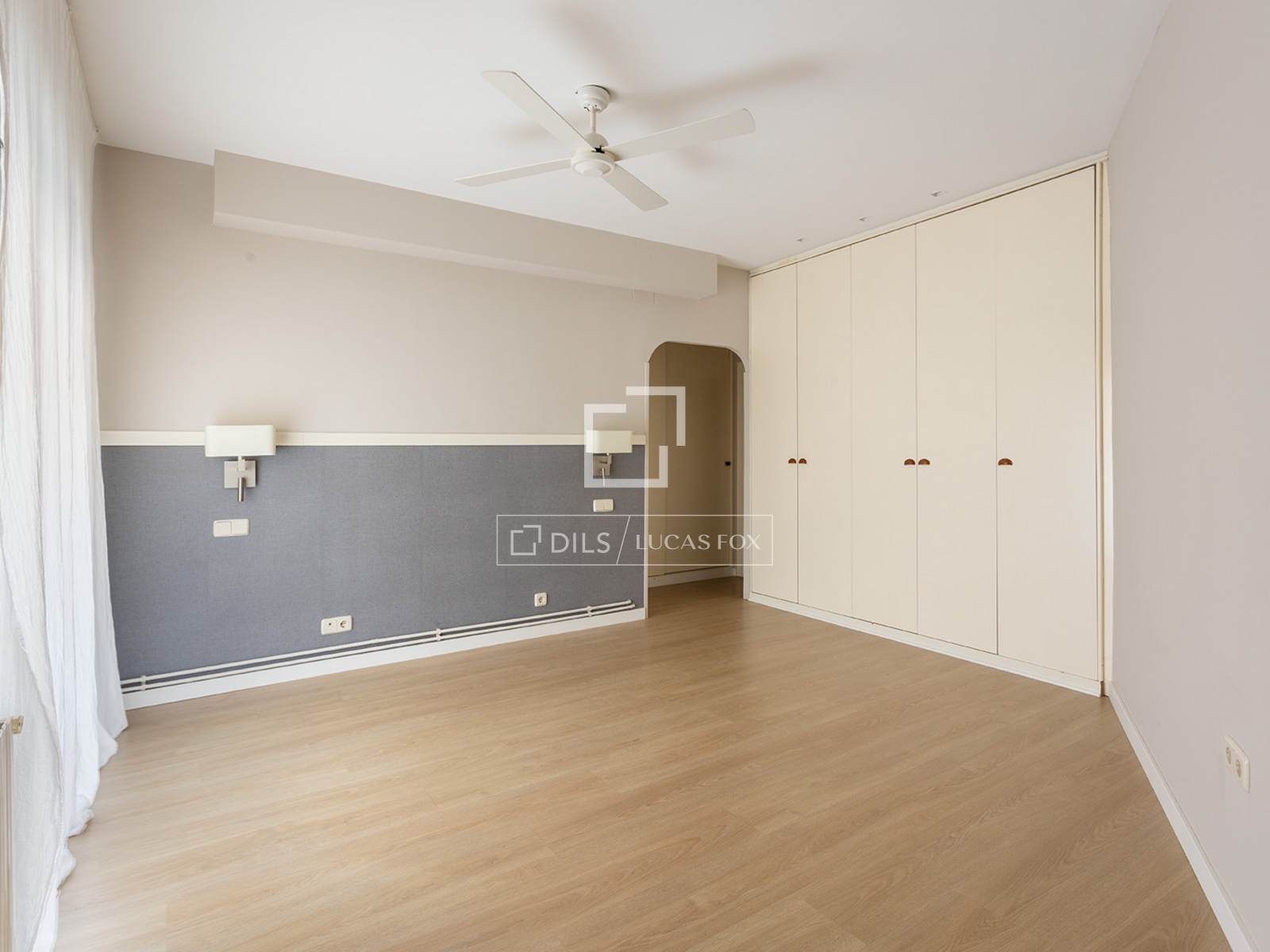 Dzīvoklis Barcelona, Spānijā 4 istabas, 130 m2 Nr. 150558