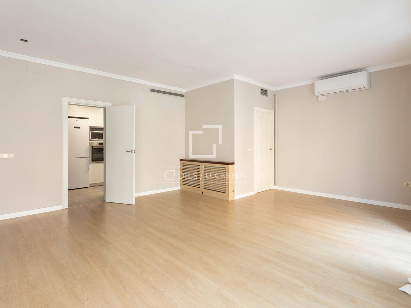 Dzīvoklis Barcelona, Spānijā 4 istabas, 130 m2 Nr. 150558