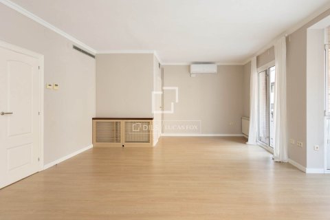 Apartment à vendre à Barcelona, Espagne, 4 chambres, 130 m2 No. 150558 - photo 4