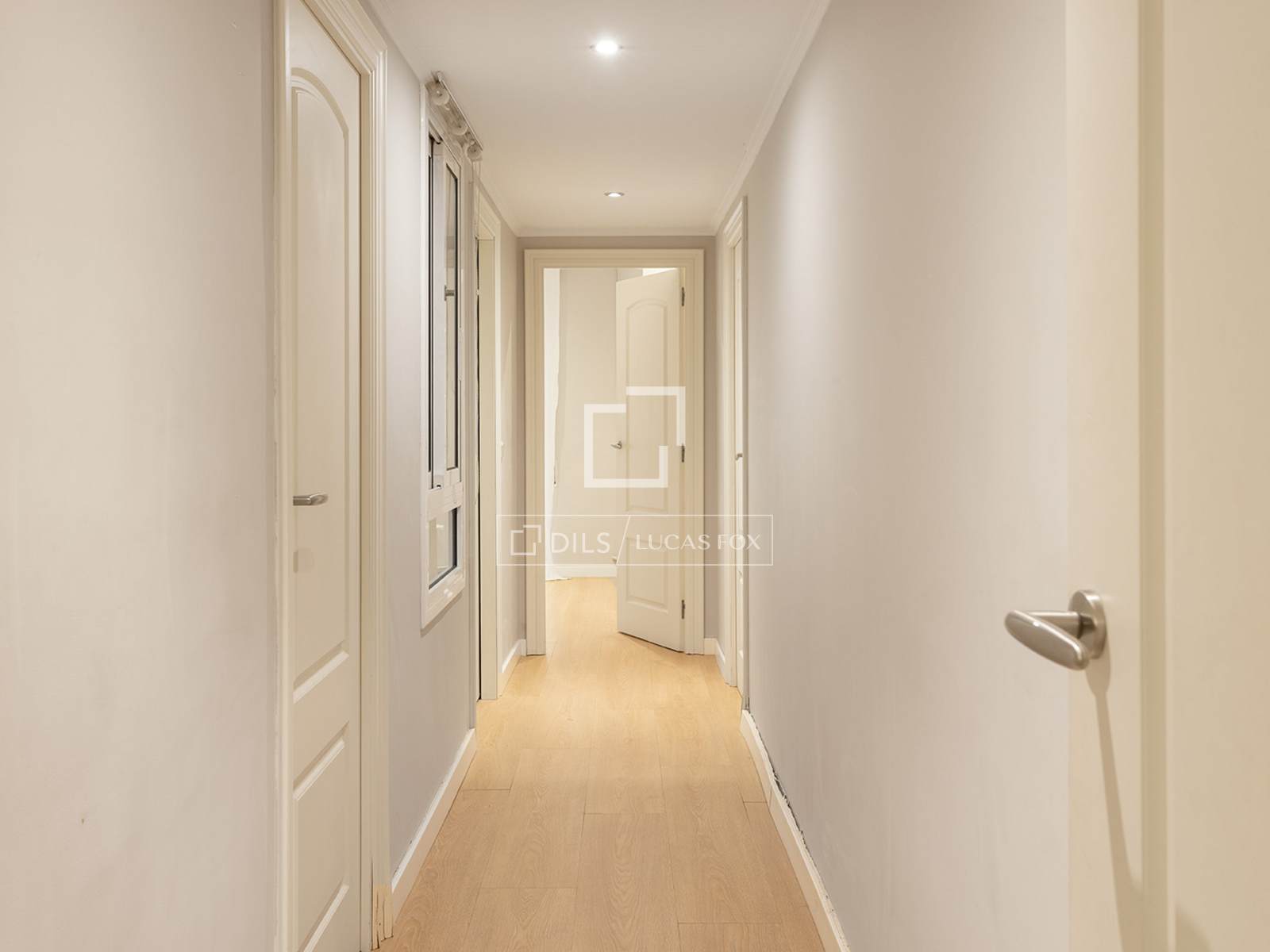 Dzīvoklis Barcelona, Spānijā 4 istabas, 130 m2 Nr. 150558