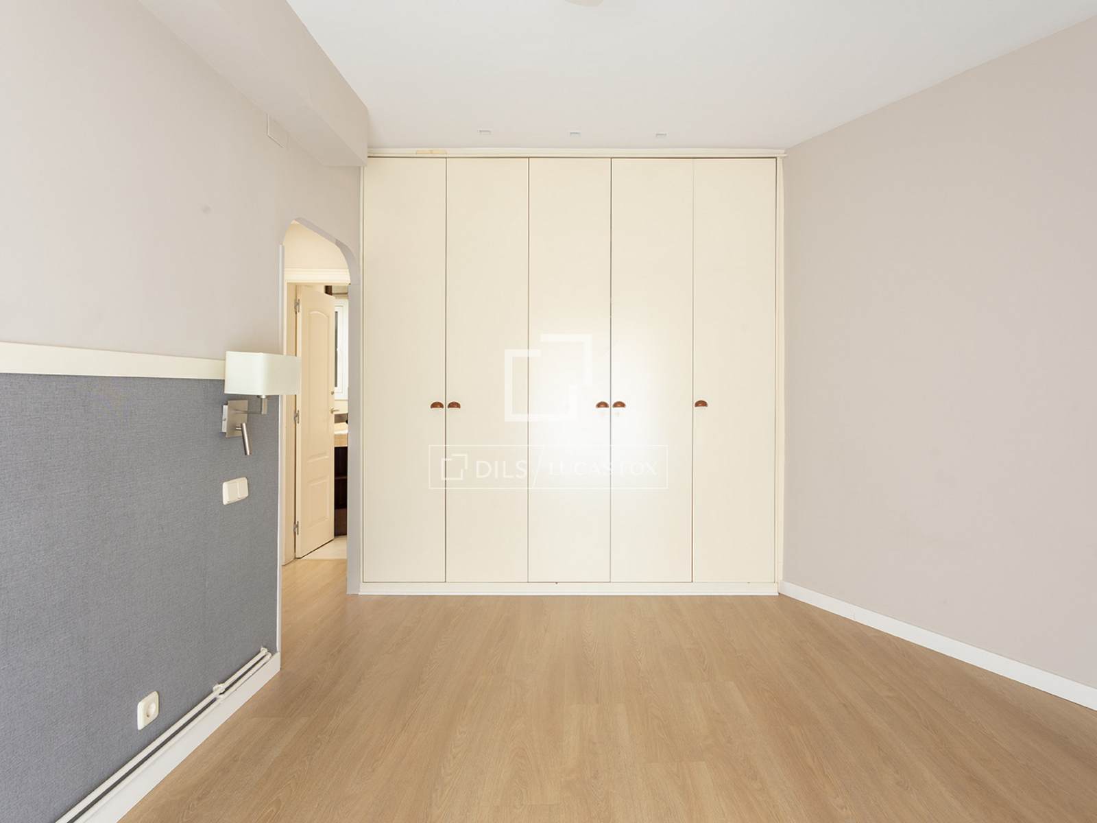 Dzīvoklis Barcelona, Spānijā 4 istabas, 130 m2 Nr. 150558