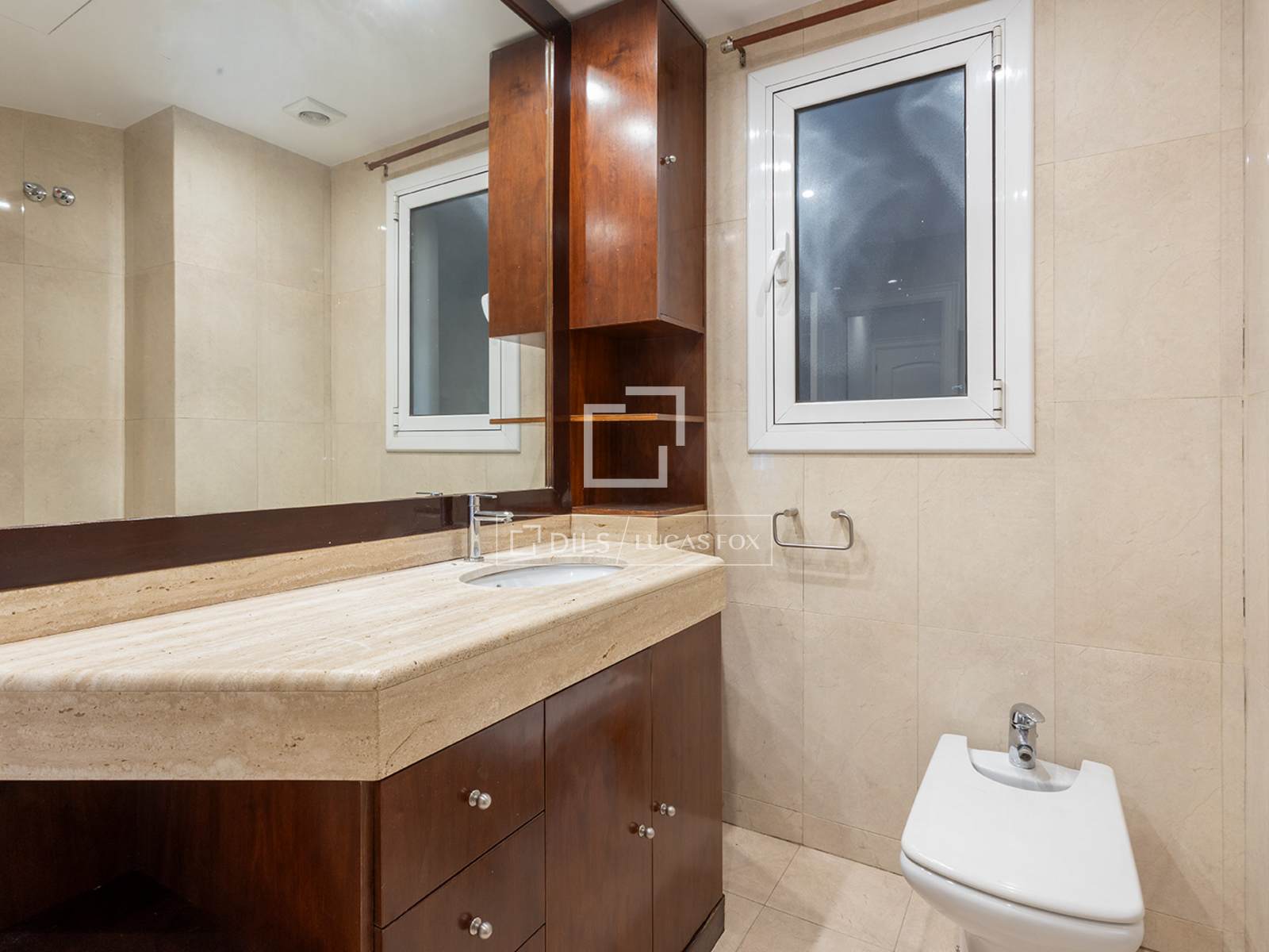 Dzīvoklis Barcelona, Spānijā 4 istabas, 130 m2 Nr. 150558