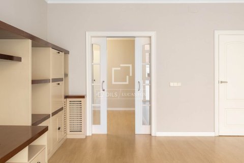 Apartment à vendre à Barcelona, Espagne, 4 chambres, 130 m2 No. 150558 - photo 10