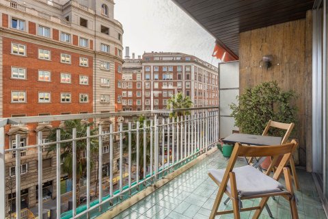 Dzīvoklis Barcelona, Spānijā 5 istabas, 190 m2 Nr. 150556