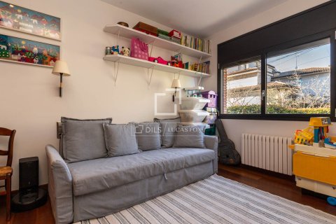 Villa for sale in Valldoreix, Barcelona, Spain 7 bedrooms, 734 sq.m. No. 150557 - photo 24