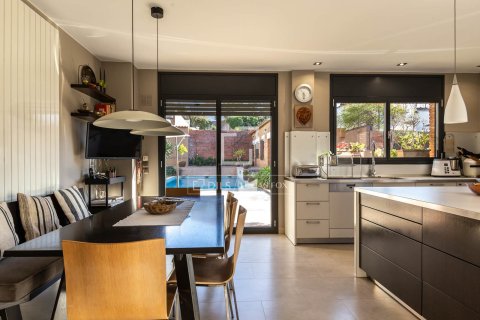 Villa for sale in Valldoreix, Barcelona, Spain 7 bedrooms, 734 sq.m. No. 150557 - photo 20