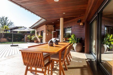 Villa for sale in Valldoreix, Barcelona, Spain 7 bedrooms, 734 sq.m. No. 150557 - photo 21