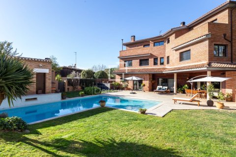 Villa in Valldoreix, Barcelona, Spain 7 bedrooms, 734 sq.m. No. 150557