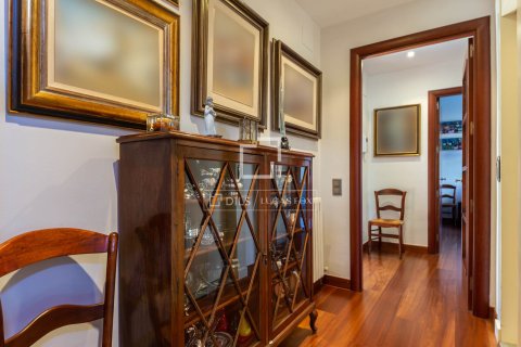 Villa for sale in Valldoreix, Barcelona, Spain 7 bedrooms, 734 sq.m. No. 150557 - photo 9