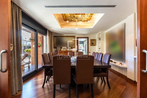 Villa for sale in Valldoreix, Barcelona, Spain 7 bedrooms, 734 sq.m. No. 150557 - photo 14