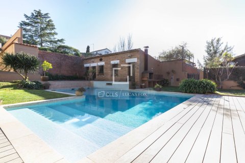 Villa for sale in Valldoreix, Barcelona, Spain 7 bedrooms, 734 sq.m. No. 150557 - photo 7