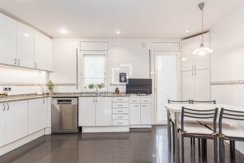 Penthouse w Barcelona, Hiszpania 4 sypialnie, 127 mkw. nr 150555 – zdjęcie 10