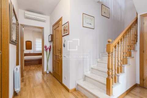 Penthouse w Barcelona, Hiszpania 4 sypialnie, 127 mkw. nr 150555 – zdjęcie 17