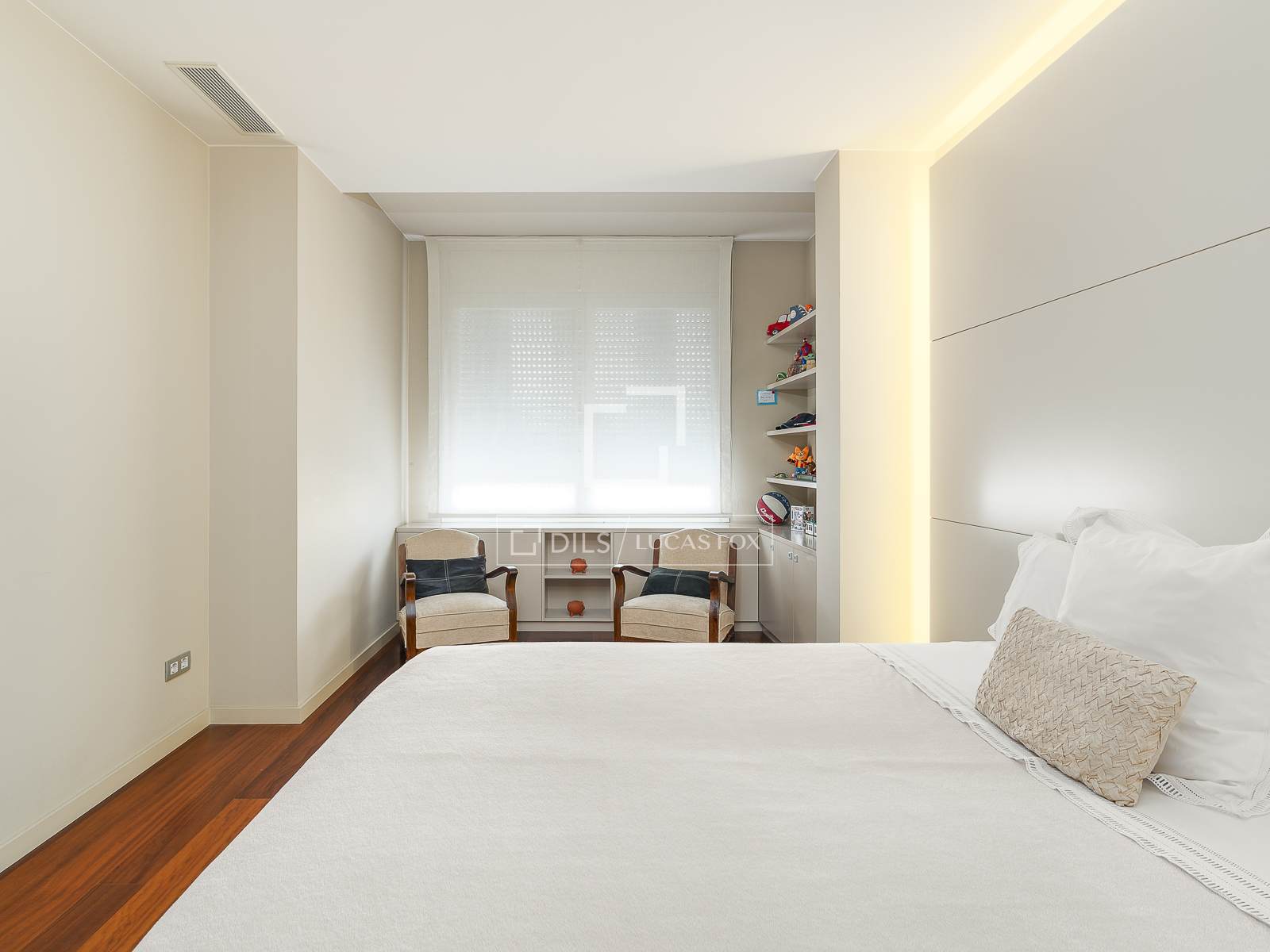 Apartment in Barcelona, Spain 3 bedrooms, 230 sq.m. No. 150554