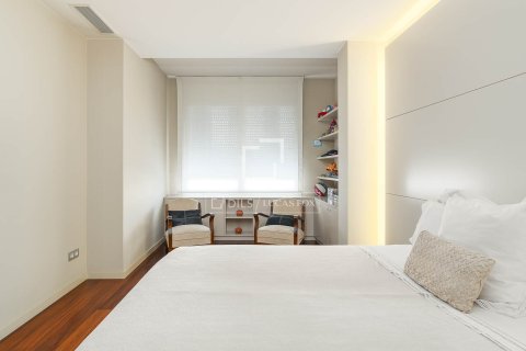 Apartment à vendre à Barcelona, Espagne, 3 chambres, 230 m2 No. 150554 - photo 24