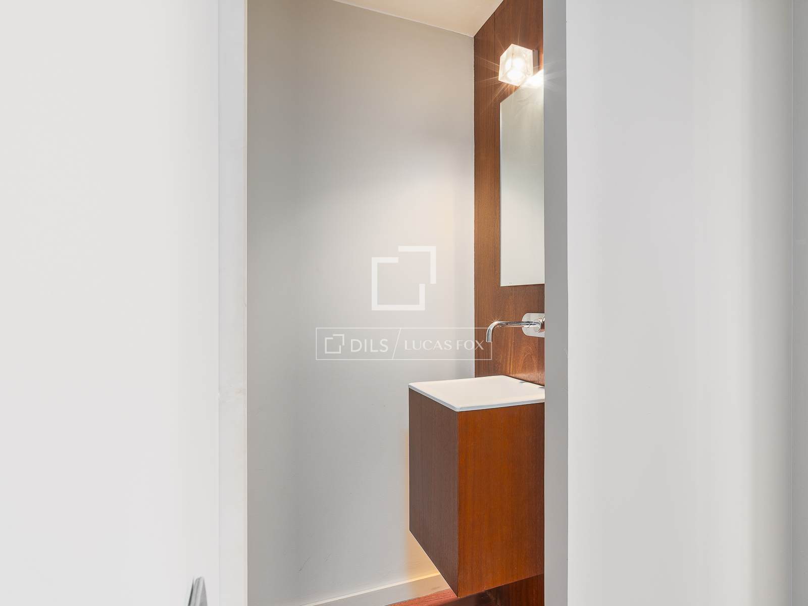 Apartment in Barcelona, Spain 3 bedrooms, 230 sq.m. No. 150554