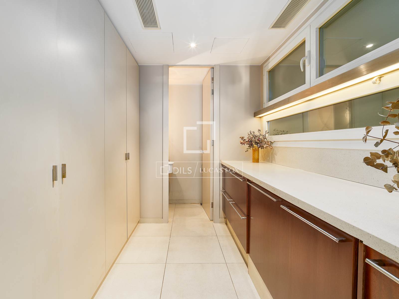 Apartment in Barcelona, Spain 3 bedrooms, 230 sq.m. No. 150554