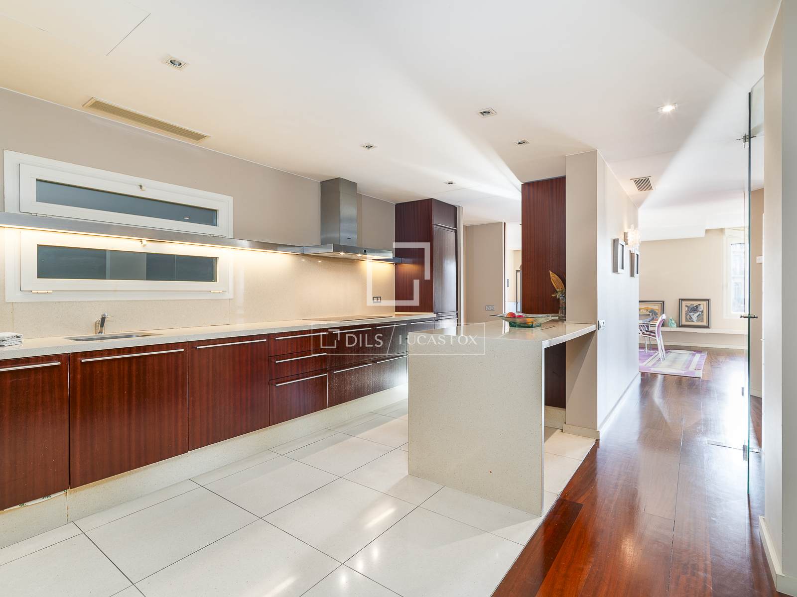 Apartment in Barcelona, Spain 3 bedrooms, 230 sq.m. No. 150554