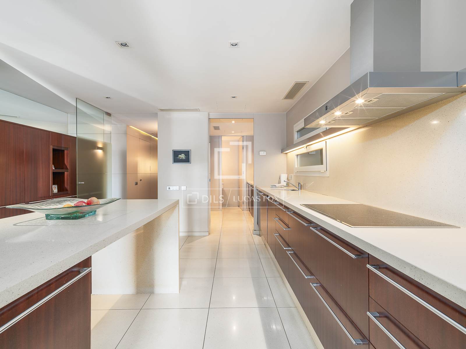Apartment in Barcelona, Spain 3 bedrooms, 230 sq.m. No. 150554