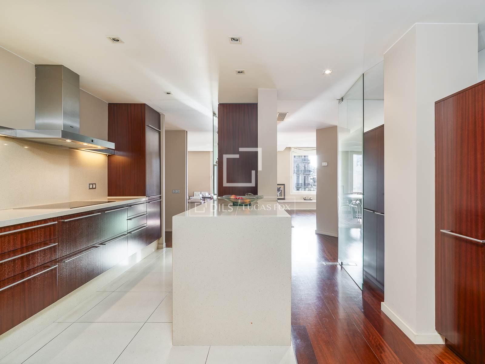Apartment in Barcelona, Spain 3 bedrooms, 230 sq.m. No. 150554