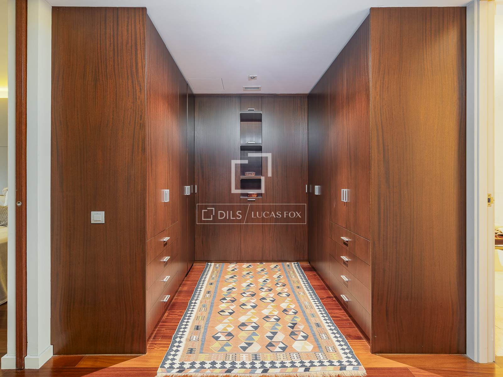 Apartment in Barcelona, Spain 3 bedrooms, 230 sq.m. No. 150554