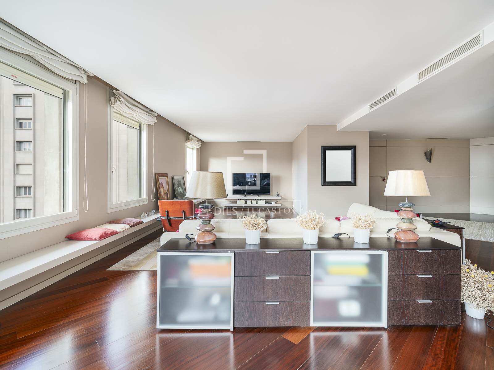 Apartment in Barcelona, Spain 3 bedrooms, 230 sq.m. No. 150554