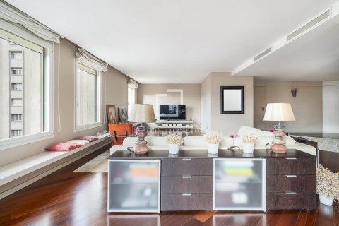 Apartment à vendre à Barcelona, Espagne, 3 chambres, 230 m2 No. 150554 - photo 10