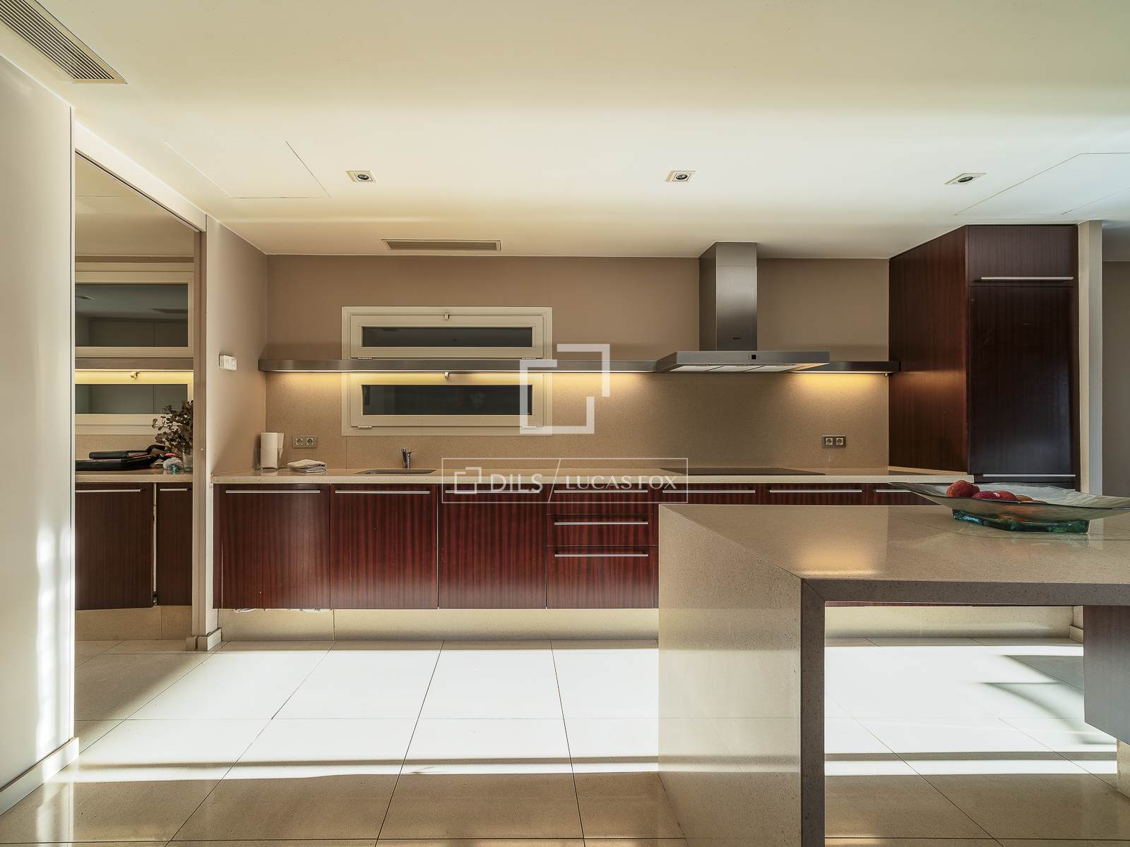 Apartment in Barcelona, Spain 3 bedrooms, 230 sq.m. No. 150554